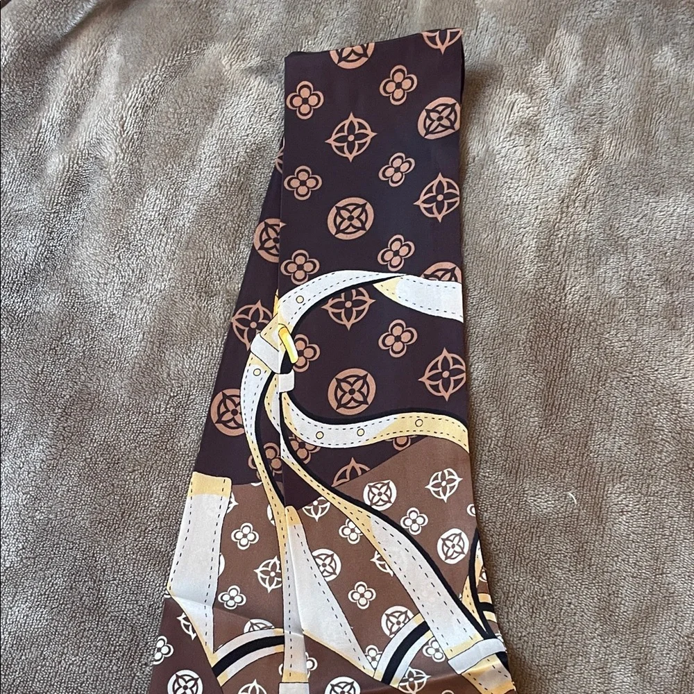 Chic Patterned Brown and Gold Scarf - Picture 5 of 5